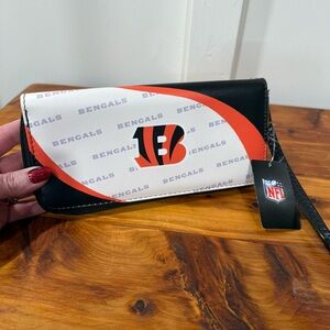NWT NFL Cincinnati Bengals Curve Zip Organizer Wallet